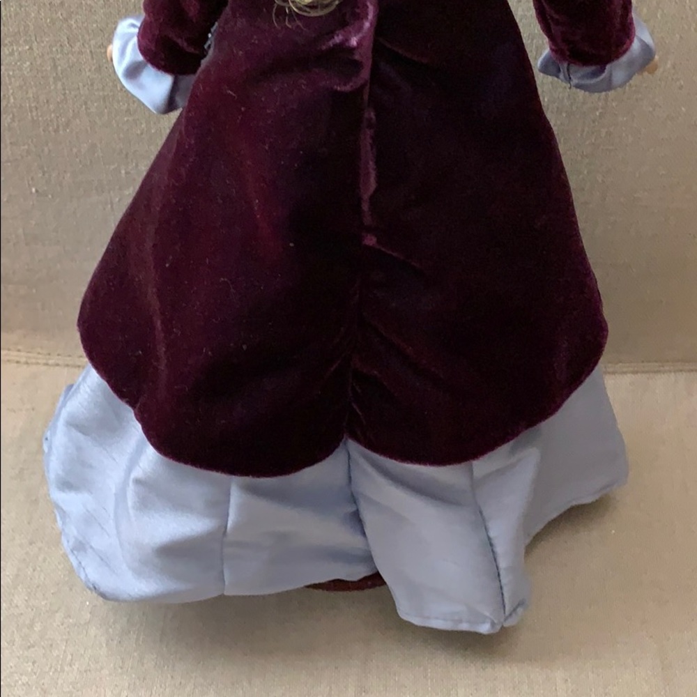 Orient Express Porcelain Collector’s Doll - Picture 6 of 8